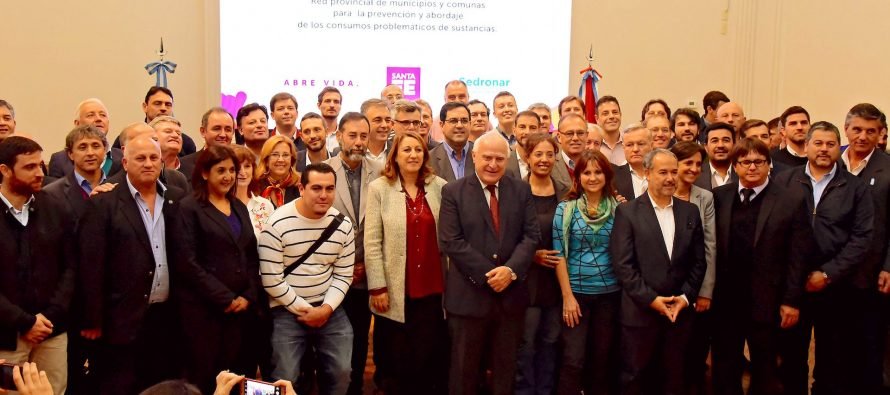 Lifschitz firmó la adhesión al programa Municipios en Acción implementado por Sedronar