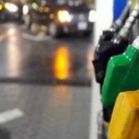 Golpe al bolsillo: los combustibles superan los $2.000 en la región tras nuevos aumentos