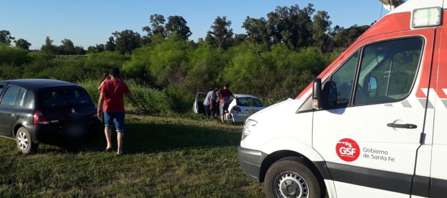 Circunvalación Oeste: un auto perdió el control y terminó en la zona de reservorios