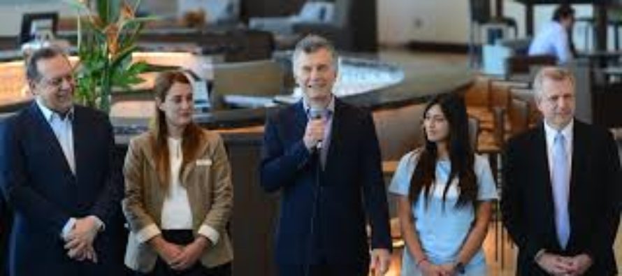 En medio del conflicto gremial, Macri pidió que Aerolíneas Argentinas funcione “sin plata del Estado”