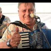 Marcos Camino anuncia su retiro de los escenarios y cede el liderazgo de Los Palmeras