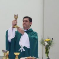 El padre Nicolás Houriet deja la parroquia de Recreo y será trasladado a la Catedral de Santa Fe