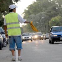 Impulsan una ley provincial para impedir la actividad de trapitos y limpiavidrios en Santa Fe