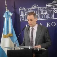 Denuncian pagos en efectivo por USD 245 mil en refacciones y crece la investigación por el patrimonio de Manuel Adorni