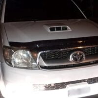 Intento de femicidio en Laguna Paiva: un hombre golpeó, tiró de la camioneta y la atropelló a su pareja