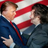 Milei parte a Suiza con foco en inversiones y un posible cruce con Trump