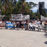 Vecinos de Recreo marcharon hacia Casa de Gobierno