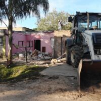 Derribaron un búnker de venta de drogas en el barrio La Orilla de Esperanza