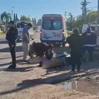 Fuerte siniestro entre una camioneta y una moto en zona sur de Recreo
