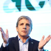 El Gobierno anunció que volvió a registrar superávit fiscal en abril