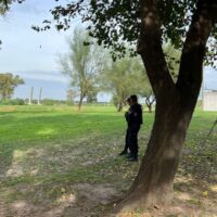 Hallaron sin vida a un hombre flotando en el agua detrás del Museo de la Constitución