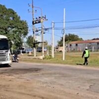 Vecinos de Monte Vera juntan firmas para que se repare la ruta 2