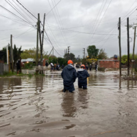 Temporal en Buenos Aires: más de 1.000 evacuados, alerta roja y despliegue de fuerzas federales