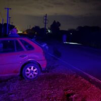 Dos lesionados tras chocar con su auto a un caballo en Arroyo Leyes