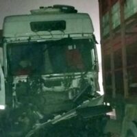 Por la niebla, dos camiones chocaron en la autopista Rosario-Córdoba