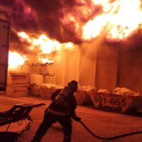 Se incendió una fábrica de colchones en Rafaela