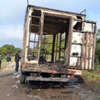 Se incendió un camión en Monte Vera