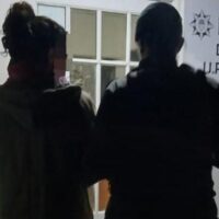 Detuvieron a una mujer que estaba con una menor robando en un kiosco de Colastiné