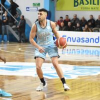 Oberá y Riachuelo se adelantaron en sus series