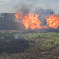 Tres dotaciones de Bomberos debieron sofocar un incendio en Recreo