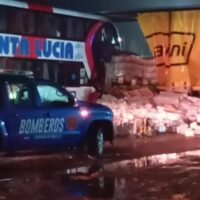 Fatal accidente entre un camión y un colectivo en Nelson