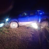 Dos detenidos tras chocar camioneta robada en la Ruta 11, jurisdicción de Arocena