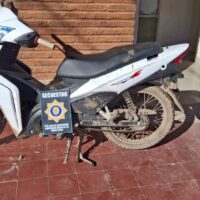 Se recuperó una moto robada en una casa de Monte Vera
