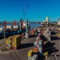 Puertos santafesinos en alza: en el primer semestre se movieron 110.000 toneladas y 10.000 contenedores más que en 2024