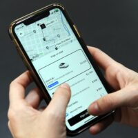 Santa Fe regula conductores y vehículos de apps de viajes