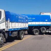Fuerte choque de camiones en el norte provincial dejó un herido