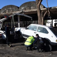 La Municipalidad de Santa Fe trasladó al Ex Frigorífico autos abandonados en la vía pública