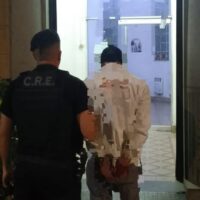 Intentó robar un colchón y fue detenido tras intentar escapar en Santa Fe