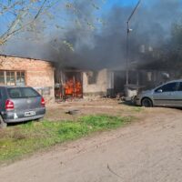 Gran incendio de una vivienda en zona este de Recreo