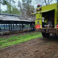 Incendio en un gallinero en la zona rural de Recreo: trabajaron tres dotaciones de bomberos