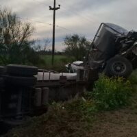 Fuerte accidente de un camión en la zona norte de Recreo