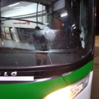Un colectivo de Laguna Paiva fue apedreado en la intersección de la Ruta 1 y 168