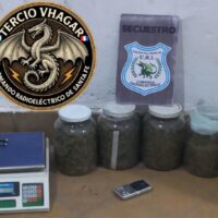Dos hombres fueron aprehendidos tras intentar escapar y abandonar droga en Santa Fe