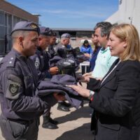 Scaglia encabezó la entrega de uniformes para el personal del Servicio Penitenciario