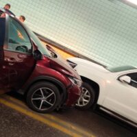 Violento choque frontal en el Túnel Subfluvial: una mujer se desvaneció al volante y provocó demoras en el tránsito