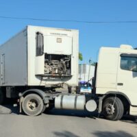 Camión protagonizó un “efecto tijera” y cortó el tránsito en la ruta 1V11 de Recreo