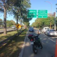 Tres vehículos protagonizaron un choque en la Ruta 168 a la altura de Ciudad Universitaria