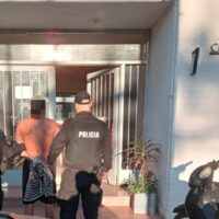 Vecino de Laguna Paiva fue detenido por ahorcar a su perro y enterrar el cuerpo en su patio