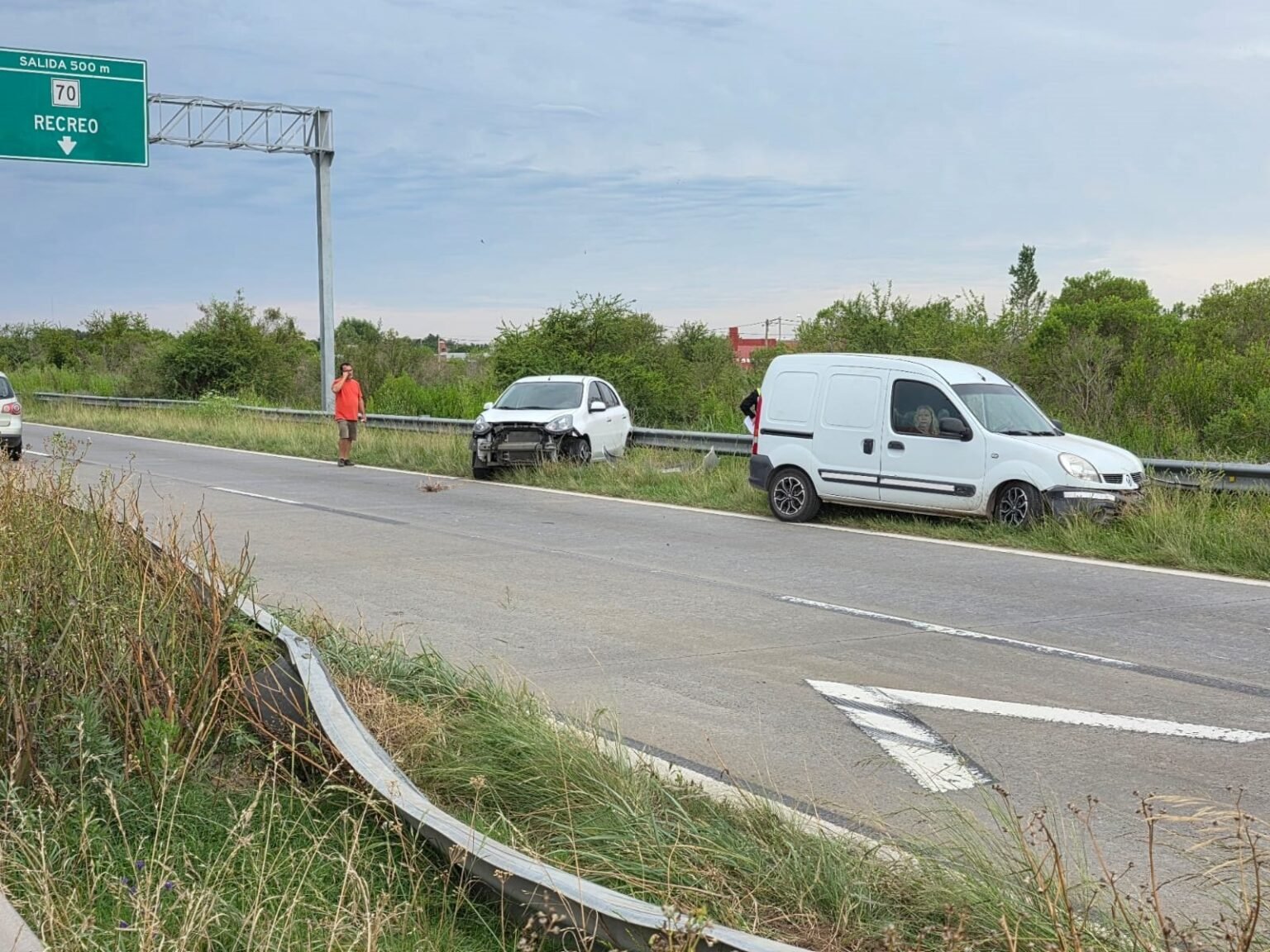 Choque entre dos vehículos provocó demoras en Circunvalación Oeste ...