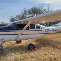 Investigan el hallazgo de una avioneta abandonada en un campo entre Ceres y San Cristóbal