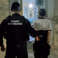 Personal de seguridad redujo a un hombre armado en la estación de ómnibus de Santa Fe