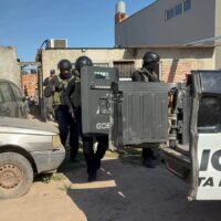 La PDI detuvo a dos personas: un hombre por estafas y otro por microtráfico