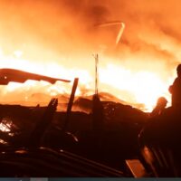 Ezeiza: grandes explosiones en un polo industrial dejó al menos 20 heridos