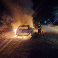 Dos autos se quemaron por completo durante la madrugada en Sauce Viejo y Santa Fe