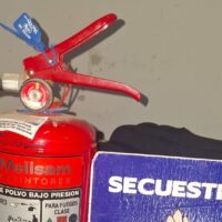 Detuvieron a un hombre tras sustraer un matafuego del depósito municipal de Rincón