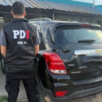 Arrestan a una mujer que mostraba armas y dinero en redes